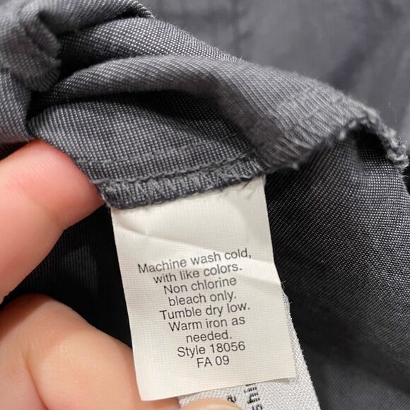 J.Crew Women’s Dark Charcoal Gray Button Up Blouse - Size: 8 - Picture 9 of 10